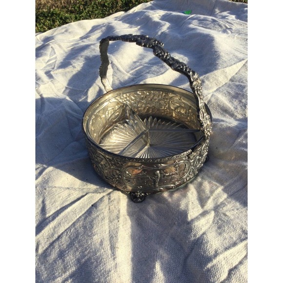 Vtg Silverplated divided glass dish 6” 6 in nuts snacks appetizers hosting farm - Picture 3 of 10